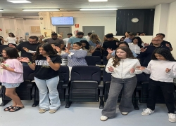 Culto na Igreja da Espanha reúne momentos de fé, adoração e fortalecimento missionário